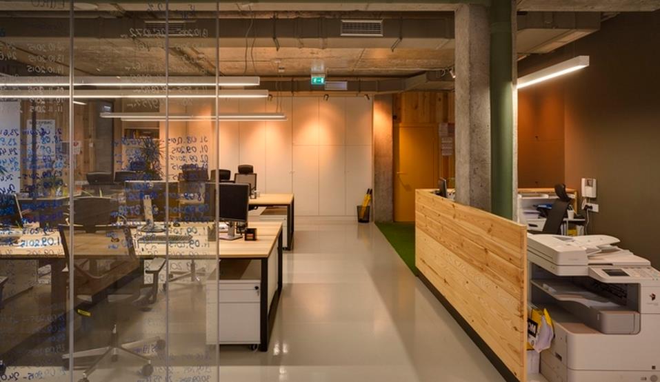 如何将办公室装修的比较稳重、大气？