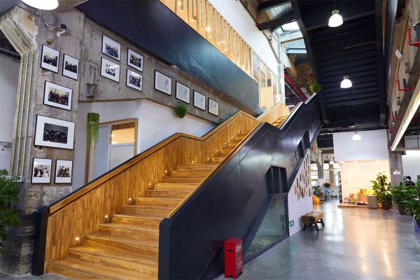 流动型上海办公室装修的特点